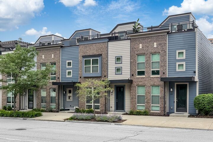 Property Photo:  528 2nd Avenue 307  IA 50309