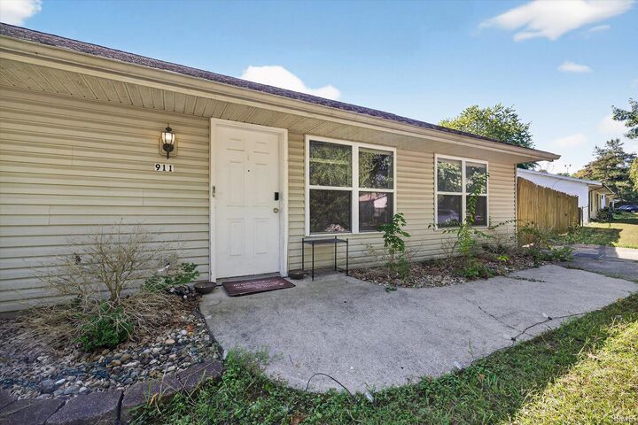 911 W Rca Park Drive  Bloomington IN 47403-2914 photo