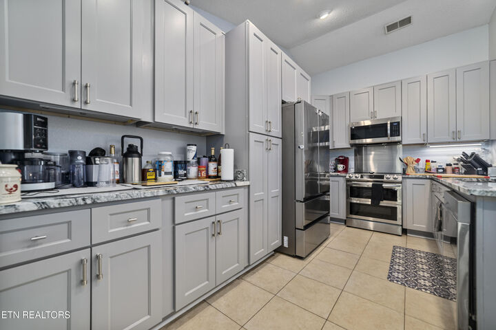 Property Photo:  205 Lexington Place  TN 37862 