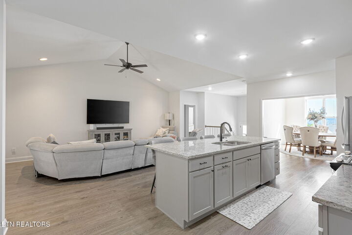 Property Photo: 8125 Vassar Lane TN 37938