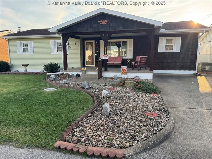 812 Adams Avenue  Ravenswood WV 26164 photo