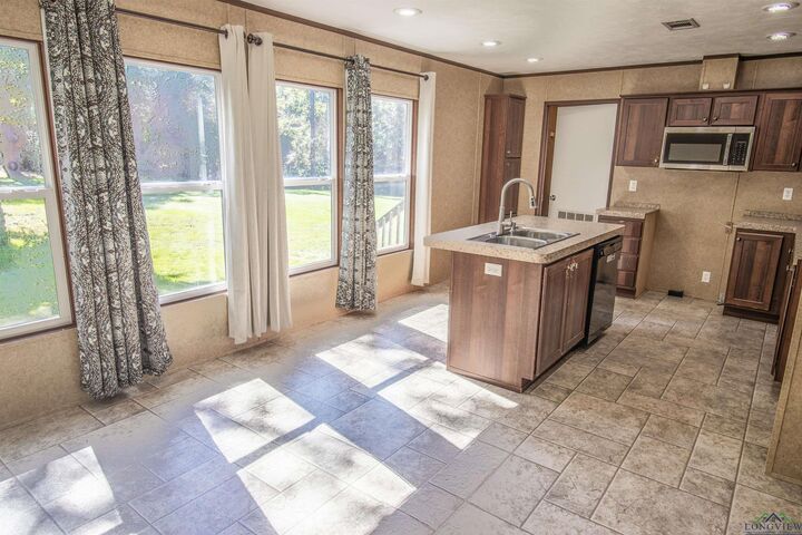 Property Photo: 1660 Franklin Rd TX 75650