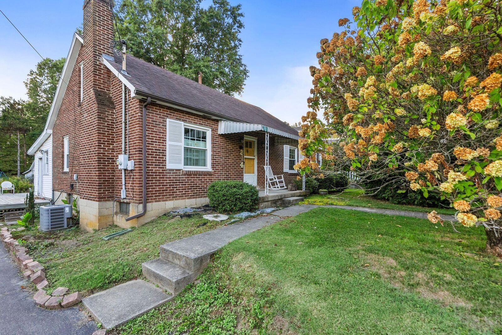 Property Photo:  264 Elmwood Drive  KY 40505 