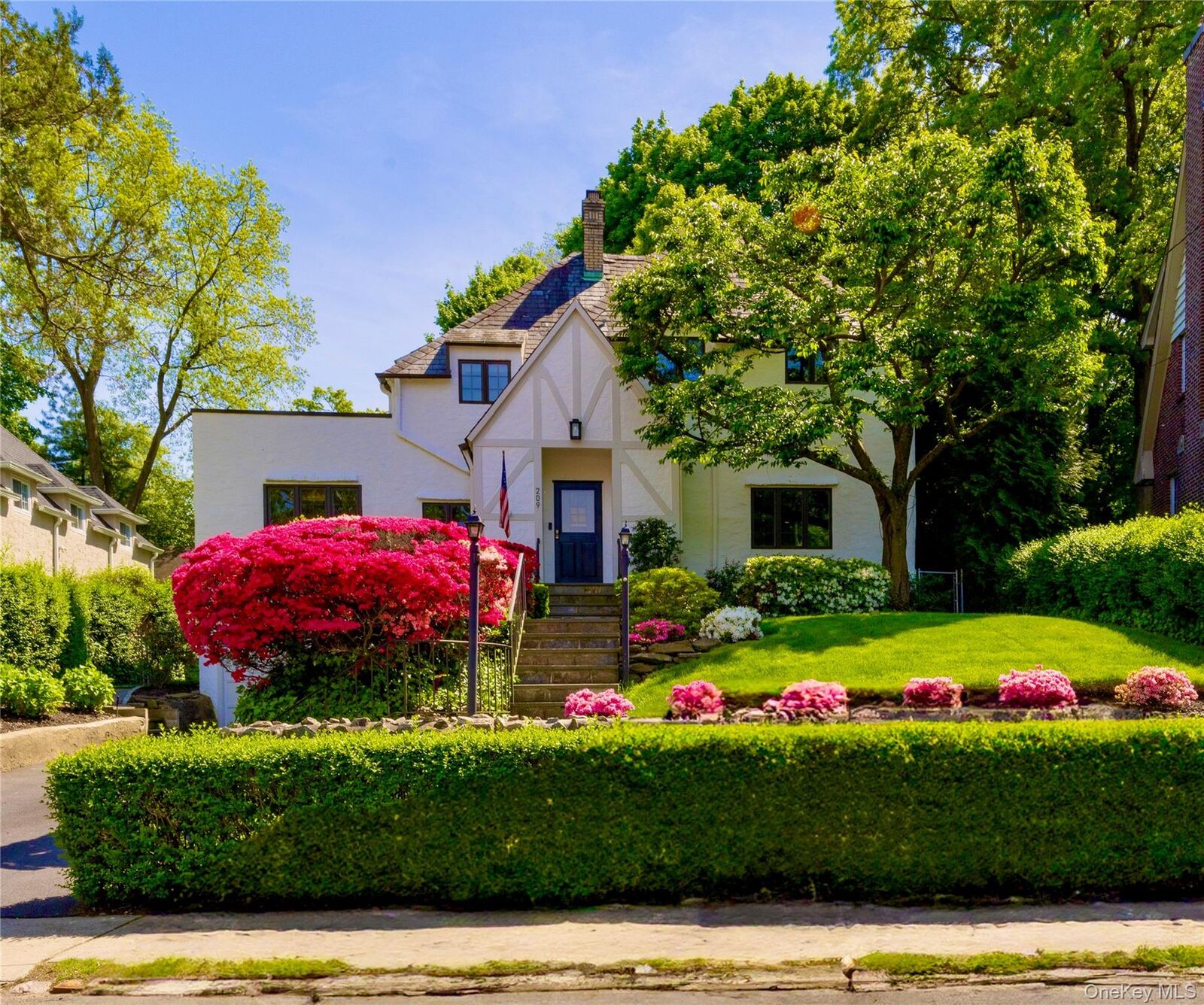 Property Photo:  209 Pondfield Road W  NY 10708 