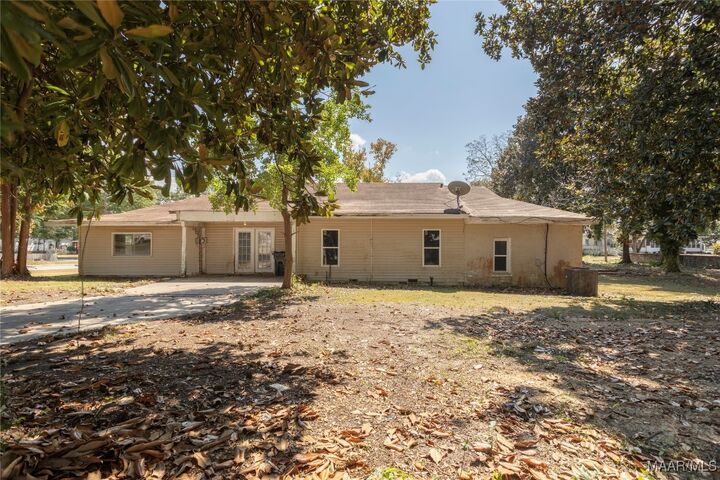Property Photo: 400 S 2nd Avenue S AL 35045