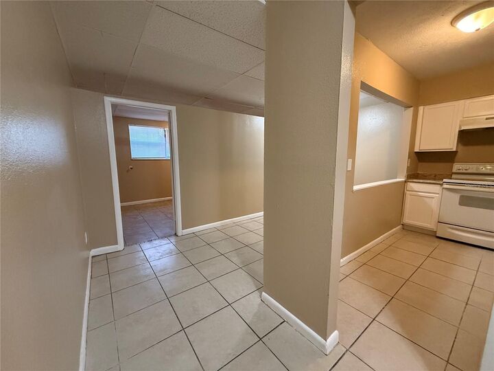 Property Photo:  8923 N 40th Street 5  FL 33604 