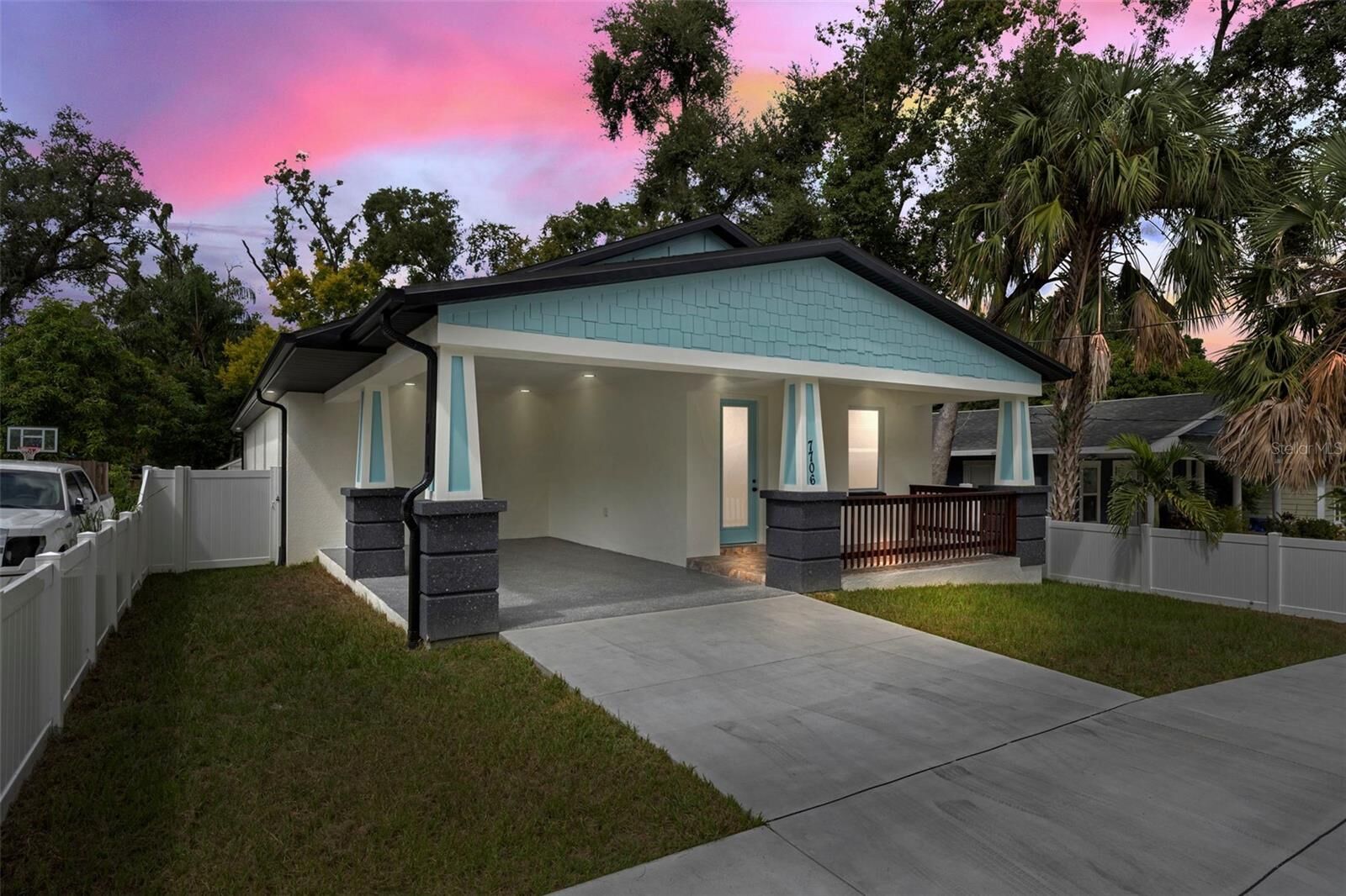 Property Photo:  7706 N Arden Avenue  FL 33604