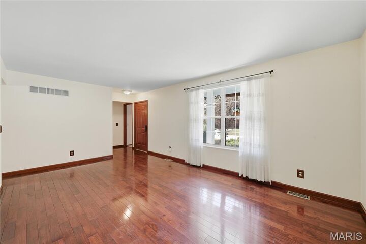 Property Photo: 4204 Elkhart Lake Road MO 63304