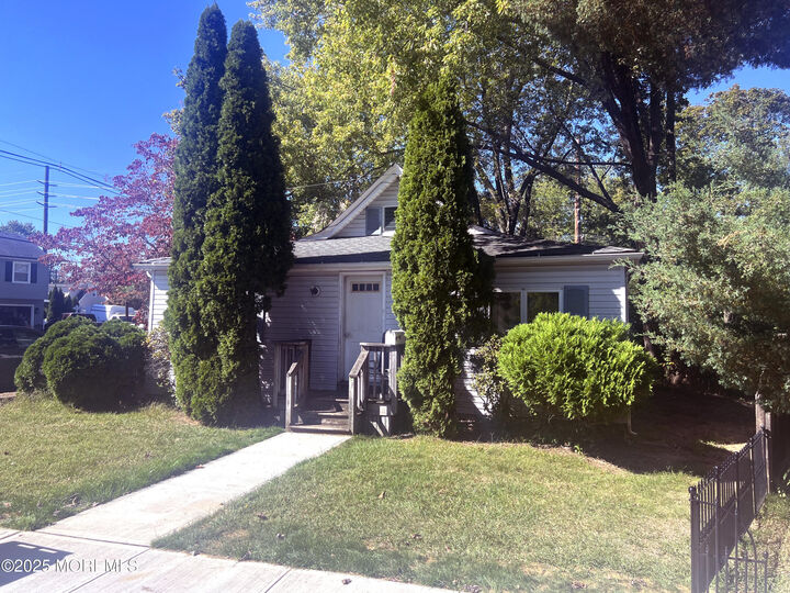 310 East Road  Belford NJ 07718 photo
