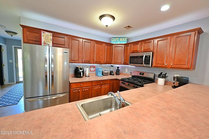 Property Photo:  21 Schooner Court  NJ 08087 