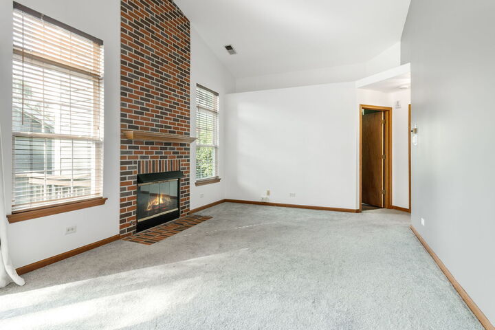Property Photo: 1148 Harbor Court IL 60139