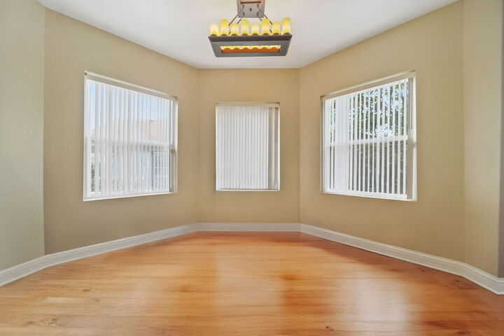 Property Photo:  11326 S Parnell Avenue  IL 60628 