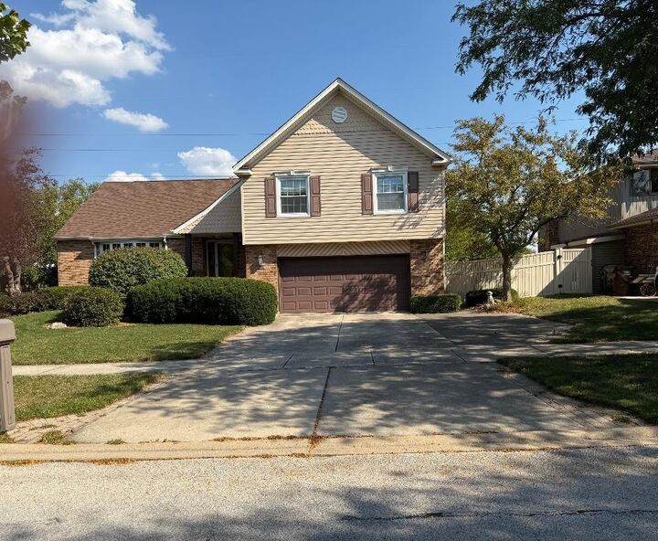 Property Photo: 16401 Tanbark Drive IL 60477