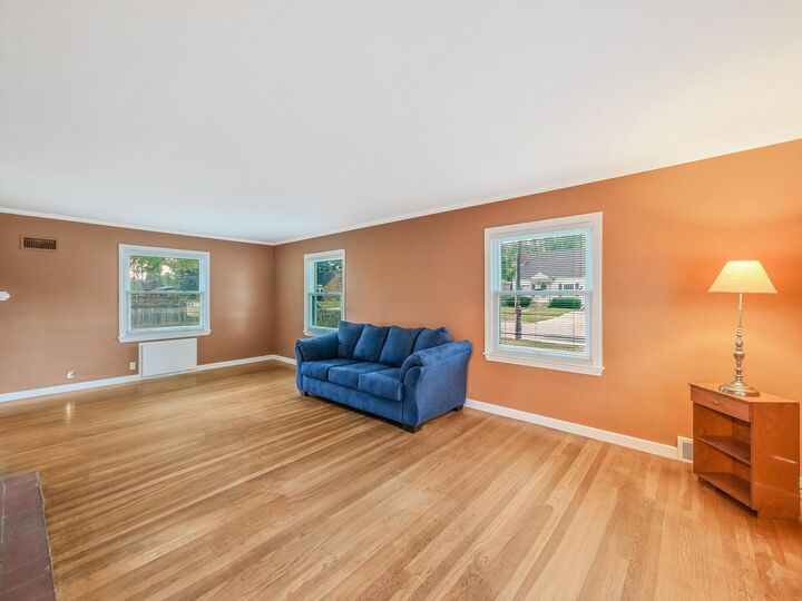 Property Photo:  821 Shuler Street  IL 60123