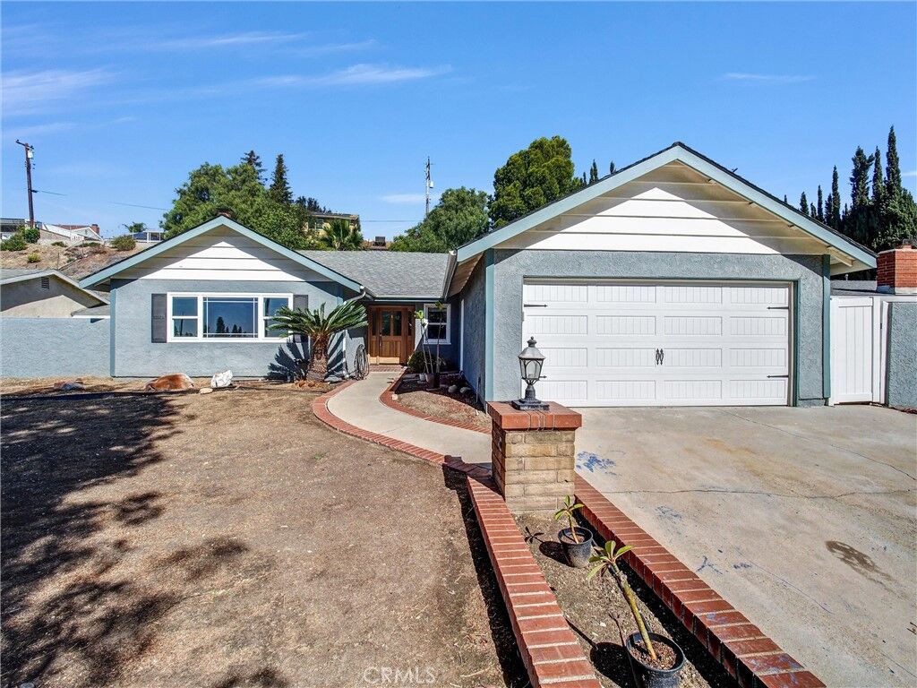 Property Photo:  351 Glenoaks  CA 92821 