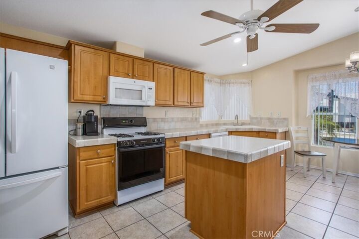Property Photo: 1250 N Kirby St 205 CA 92545
