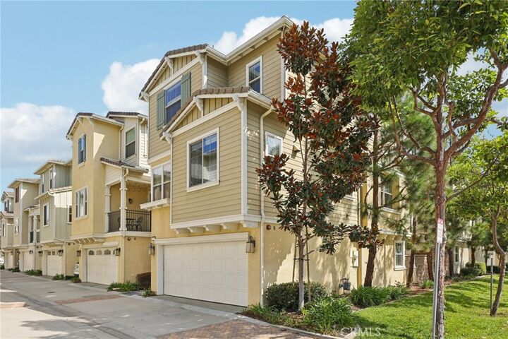 Property Photo:  2173 Harmony Way  CA 92627 