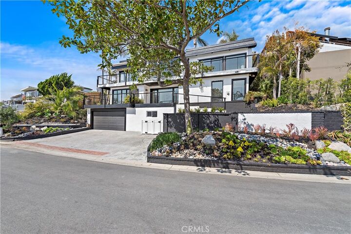 Property Photo:  866 Coast View Drive  CA 92651 