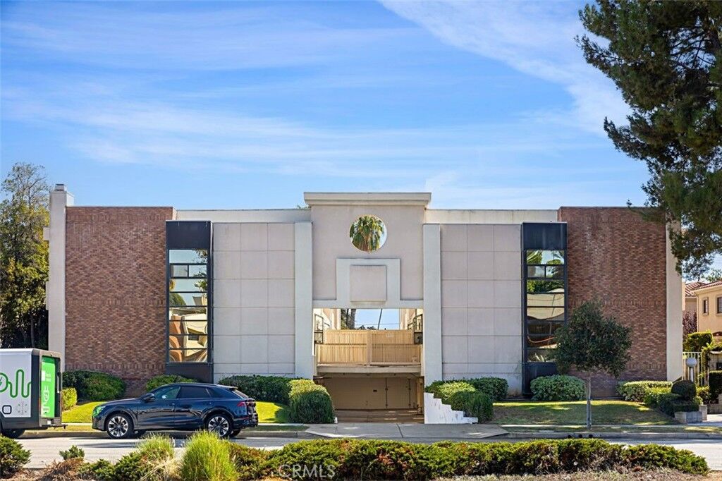 Property Photo:  1257 Huntington Drive A  CA 91030 