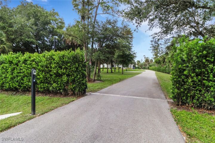 Property Photo: 2419 6th Avenue SE FL 34117