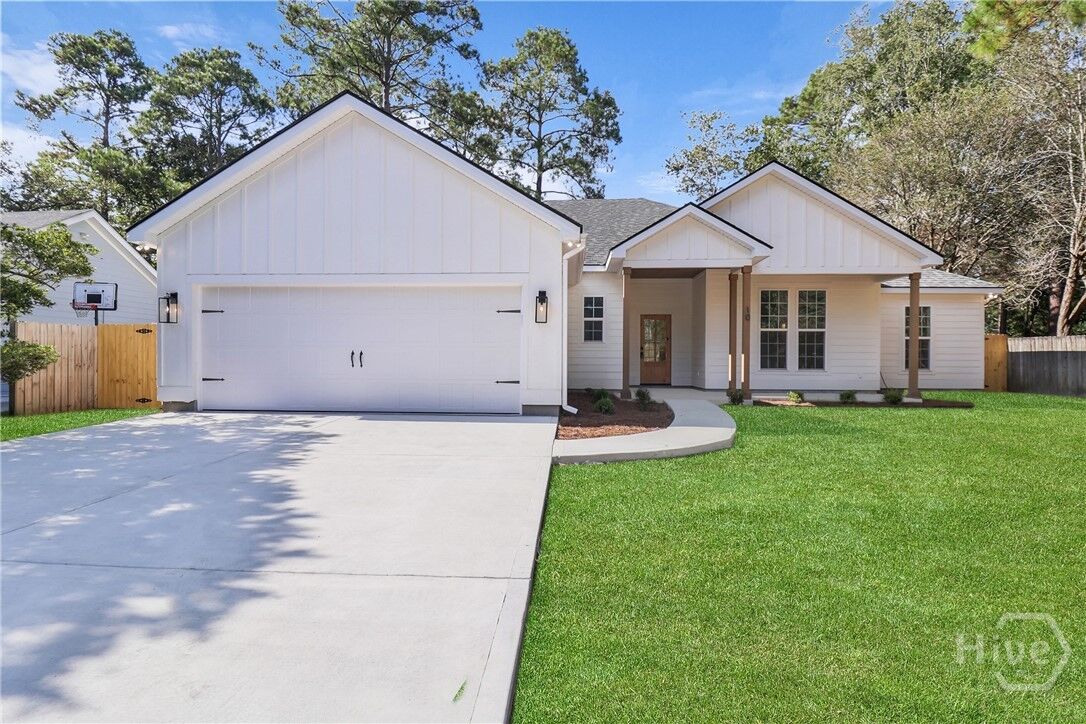 Property Photo:  10 Dovetail Crossing  GA 31419 