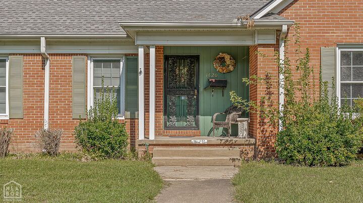 Property Photo:  1620 Willow Street  AR 72315 