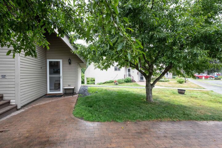 Property Photo: 42 Heritage Condo Way VT 05091