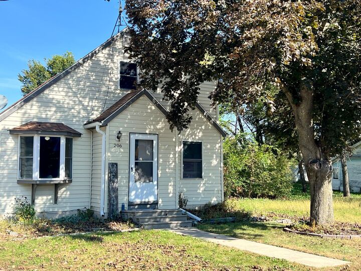 Property Photo: 206 McKinley Street MN 56007