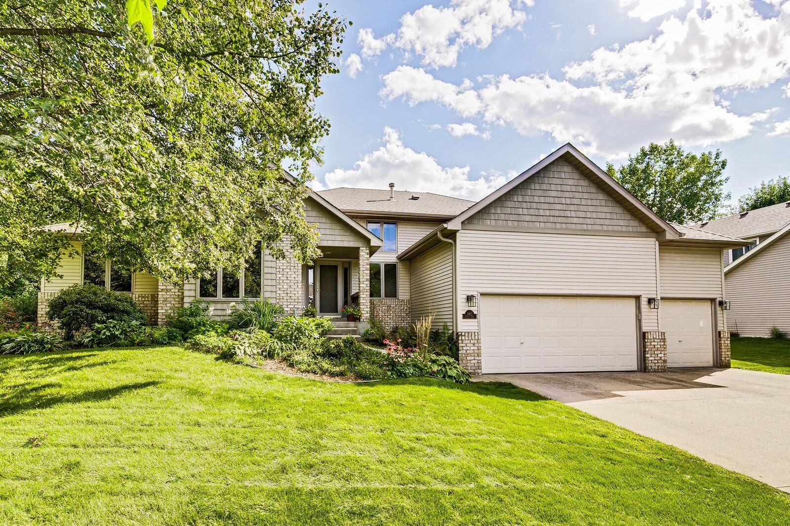 Property Photo:  440 Coyote Trail  MN 55014 