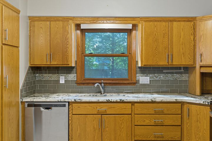 Property Photo:  221 Crestwood Drive  MN 56003 