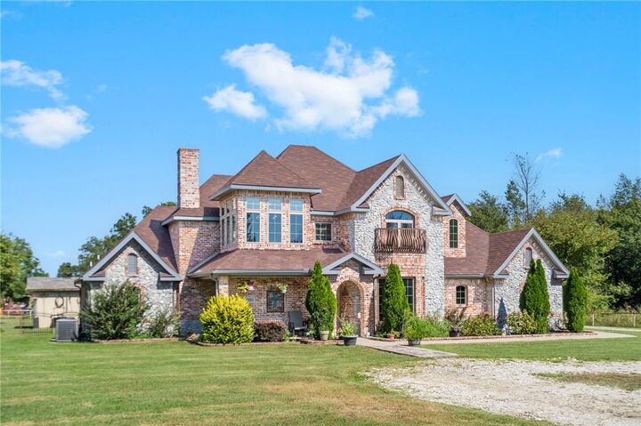 Property Photo: 13980 L C Hickman Road AR 72736