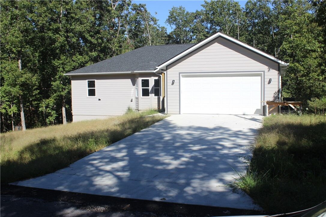 Property Photo:  8 Whitstable Drive  AR 72714 