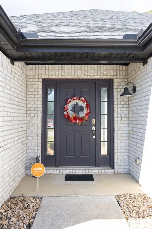 Property Photo:  1121 N Pershing Street  AR 72704 