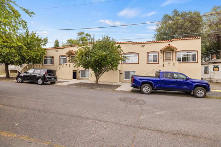 Property Photo:  1928 Erie Street  OR 97601 
