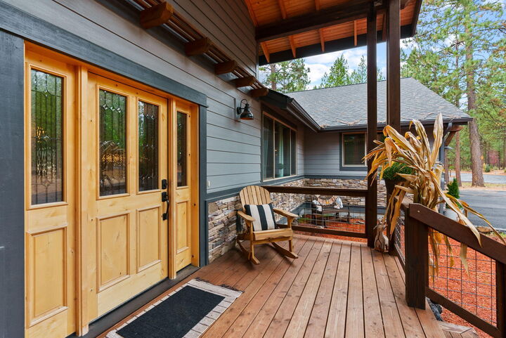 Property Photo: 14225 NE Whitewater Lane OR 97739