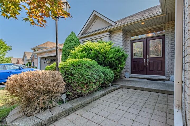 Photo de la propriété:  26 Macdonald Crescent  ON N3R 8B2 