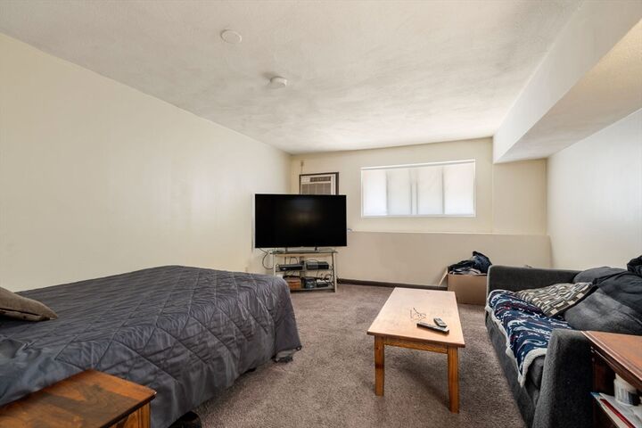 Property Photo:  624 Boston Post Rd E 7  MA 01752 