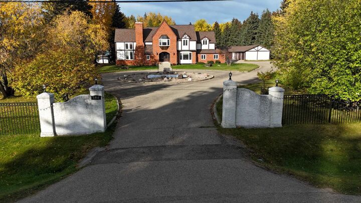Property Photo:  1808 63 Street  AB T7E 1S5 