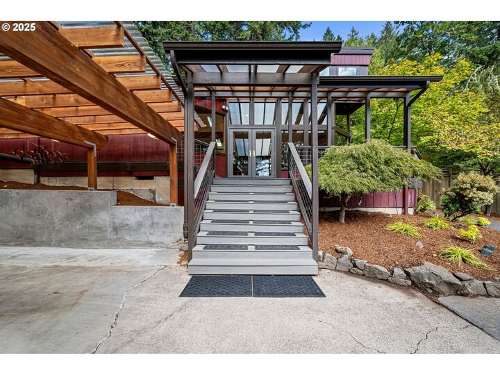 Property Photo:  85186 Florence Rd  OR 97405 