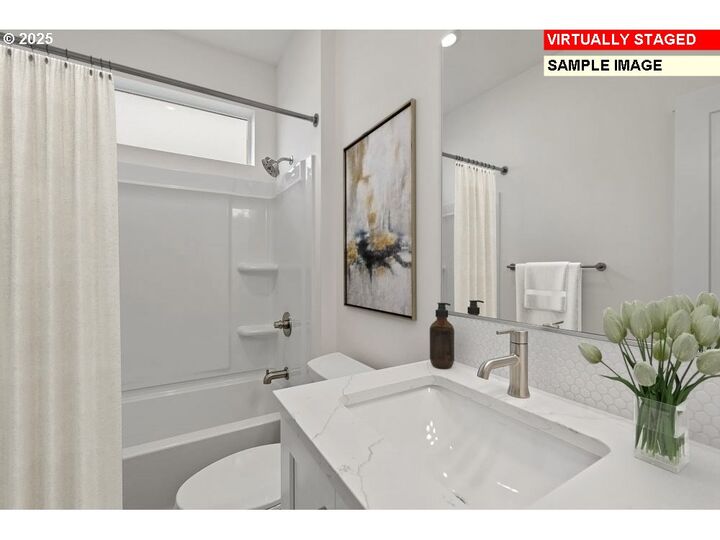 Property Photo:  1199 SE 22nd Ave  OR 97013 