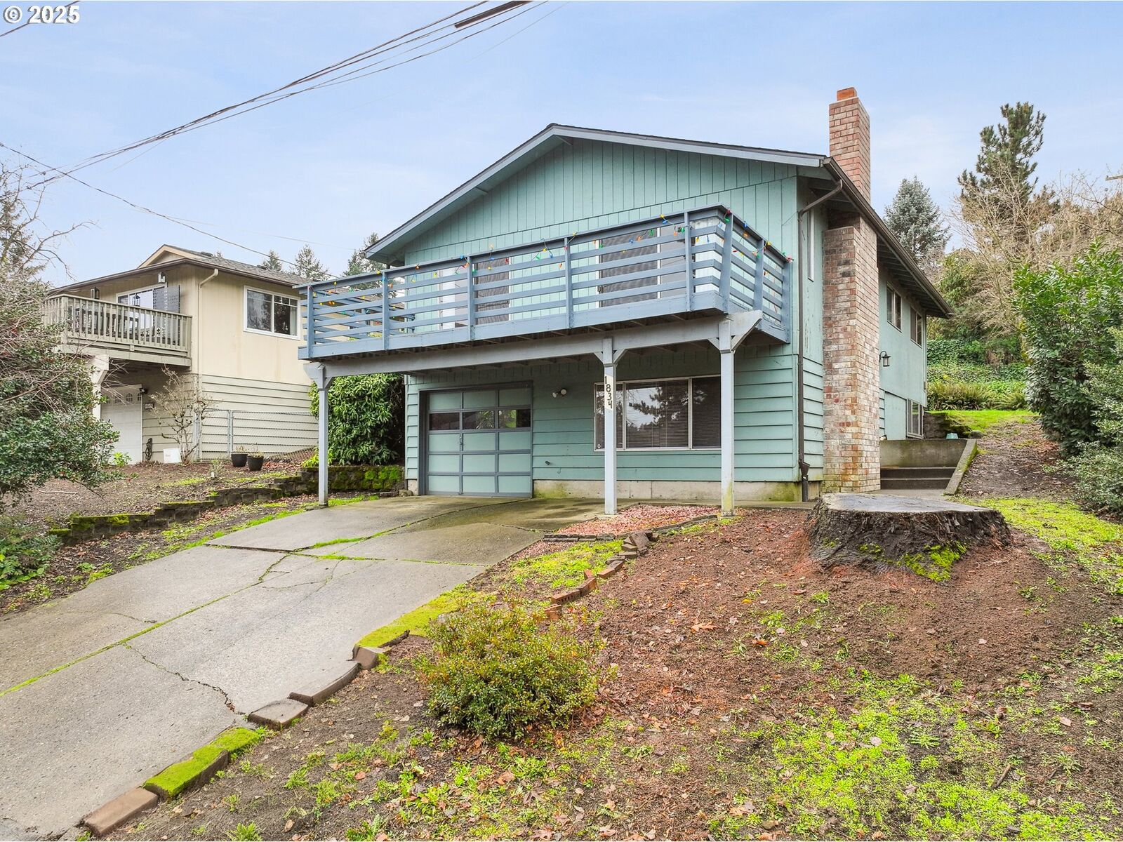 Property Photo:  1834 SW Miles St  OR 97219 