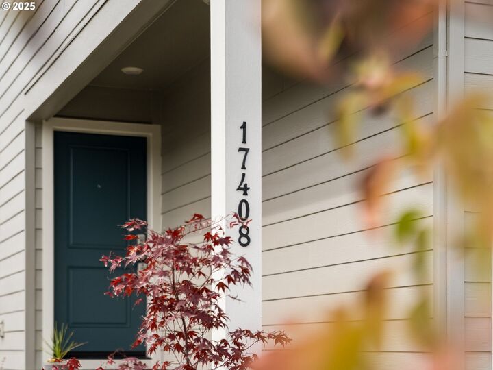 Property Photo: 17408 NW 10th Ave WA 98642