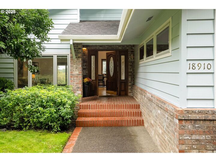 Property Photo: 18910 NW Sauvie Island Rd OR 97231