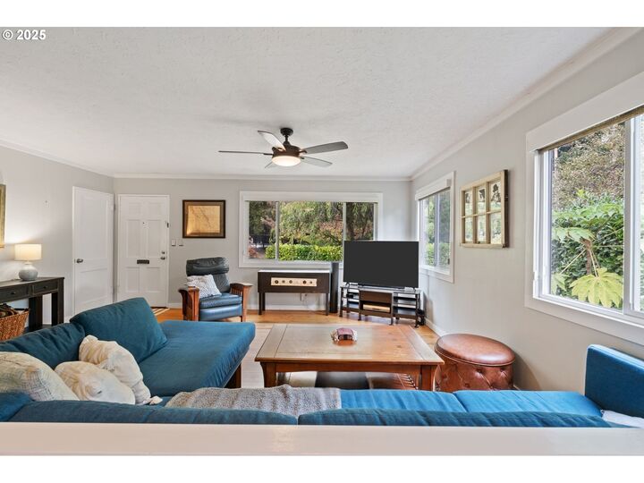 Property Photo:  9342 N Saint Johns Ave  OR 97203 