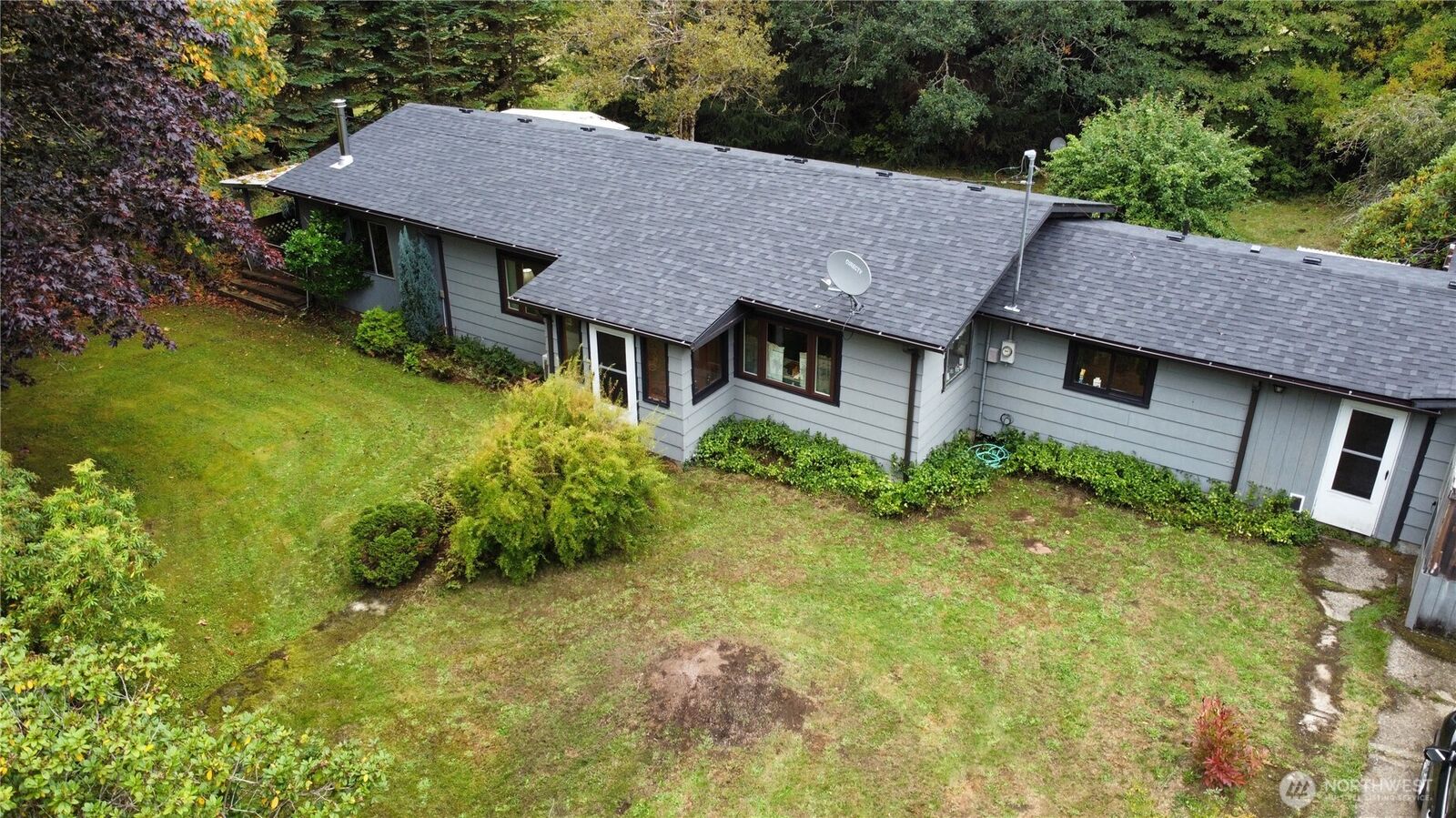 Property Photo: 945 US Highway 101 WA 98537