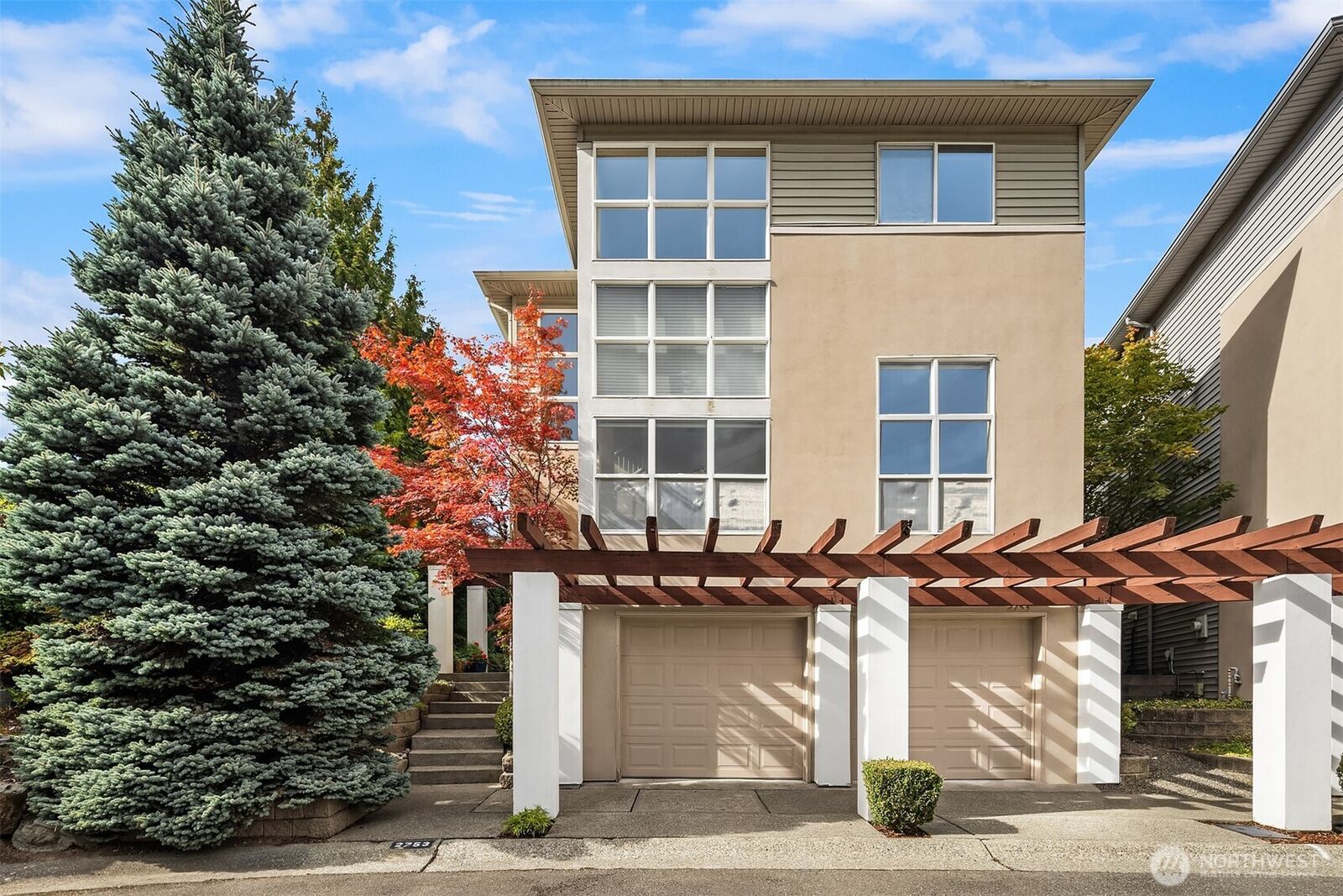 Property Photo:  2753  124th Avenue SE  WA 98005 