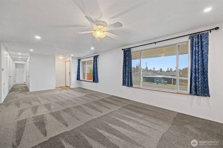 Property Photo: 934 W 13th Street WA 98363