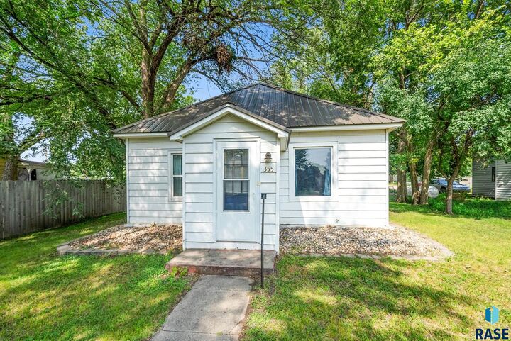 355 E 2nd St  Parker SD 57053 photo