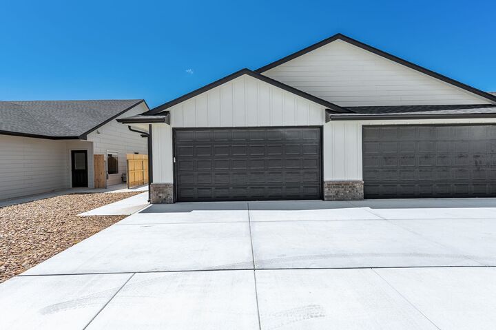 Property Photo:  501 E Harper St  KS 67147-8955 