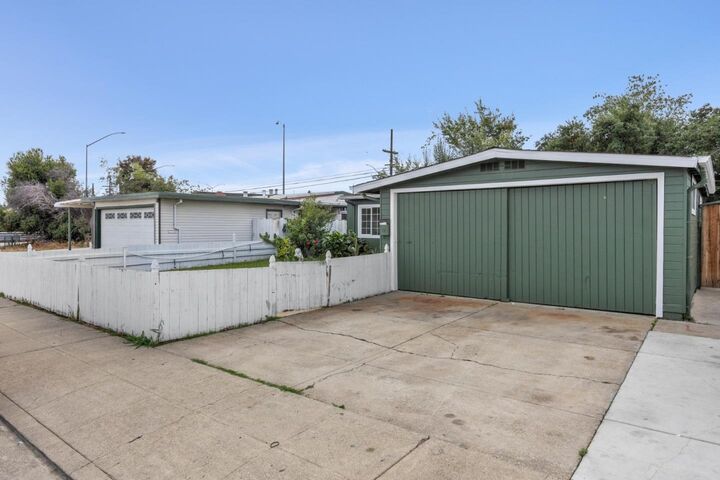 Property Photo:  1224 Norton Street  CA 94401 